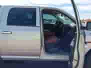 2016 Ram 1500 Tradesman z VIN 1C6RR7KM2GS121544, wystawiony jako IAAI lot #43322819 z przebiegiem 172 458 mil mil oraz . Historia ofert i sprzedaży dostępna na DreamBid. Obrazek 5.