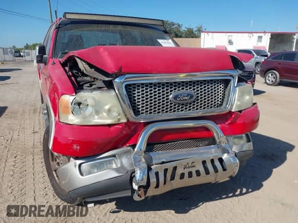 2005 Ford F-150 XLT z VIN 1FTPW12555FA44141, wystawiony jako IAAI lot #43453649 z przebiegiem 184 570 mil mil oraz . Historia ofert i sprzedaży dostępna na DreamBid. Obrazek 6.