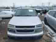 2010 Chevrolet Colorado 1LT z VIN 1GCDSCDE0A8125747, wystawiony jako IAAI lot #41634604 z przebiegiem 120 215 mil mil oraz . Historia ofert i sprzedaży dostępna na DreamBid. Obrazek 12.