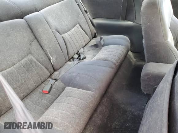 1999 Chevrolet Monte Carlo LS z VIN 2G1WW12M1X9225597, wystawiony jako Copart lot #61053435 z przebiegiem 161 466 mil mil oraz Szkoda całkowita • Salvage title. Historia ofert i sprzedaży dostępna na DreamBid. Obrazek 10.