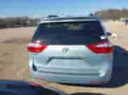 2017 Toyota Sienna XLE Auto Access Seat z VIN 5TDYZ3DCXHS767278, wystawiony jako IAAI lot #41639093 z przebiegiem 87 775 mil mil oraz . Historia ofert i sprzedaży dostępna na DreamBid. Obrazek 16.