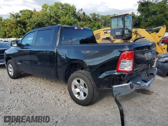 2021 Ram 1500 Big Horn z VIN 1C6RRFFG8MN644284, wystawiony jako Copart lot #81555195 z przebiegiem 132 043 mil mil oraz Szkoda całkowita • Salvage title. Historia ofert i sprzedaży dostępna na DreamBid. Obrazek 2.