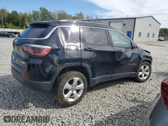 2019 Jeep Compass Latitude z VIN 3C4NJDBB9KT839384, wystawiony jako Copart lot #81746095 z przebiegiem 33 993 mil mil oraz Szkoda całkowita • Salvage title. Historia ofert i sprzedaży dostępna na DreamBid. Obrazek 3.