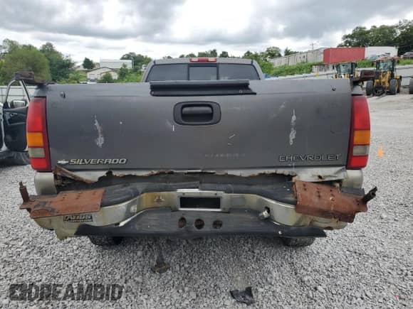 1999 Chevrolet Silverado 2500 с VIN 1GCFC24T7XE158981, выставлен на аукционе Copart как лот 69680465 с пробегом 180 222 миль миль и Списание • Salvage title. История ставок и продаж доступна на DreamBid. Изображение 6.