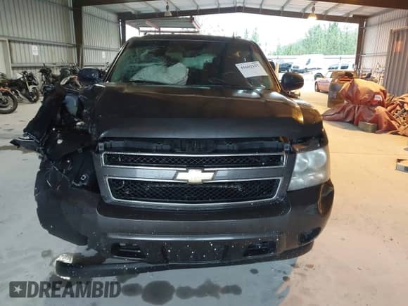 2010 Chevrolet Suburban LS с VIN 1GNUCHE01AR158111, выставлен на аукционе IAAI как лот 41602157 с пробегом 263 227 миль миль и . История ставок и продаж доступна на DreamBid. Изображение 13.