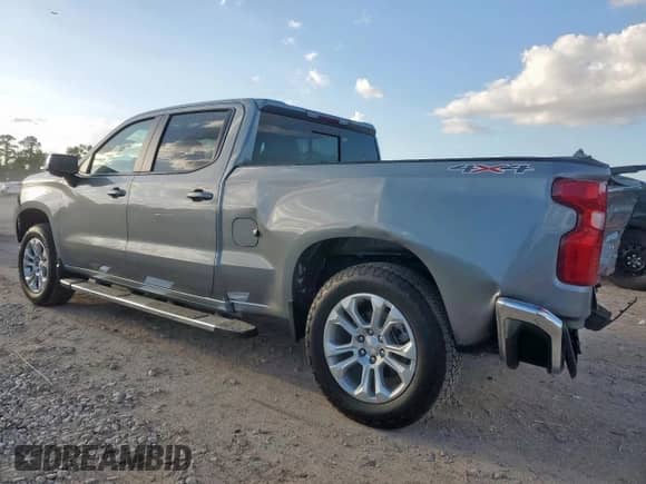 2025 Chevrolet Silverado 1500 with VIN 3GCPKDEK7SG259805, listed as a Copart auction lot 82132495 with 3,187 mi miles and Clean title. Bid and sale history available at DreamBid. Image 2.