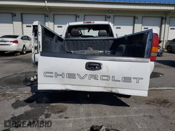 1999 Chevrolet Silverado 1500 с VIN 1GCEC14W9XE200521, выставлен на аукционе Copart как лот 71100125 с пробегом 339 452 миль миль и Списание • Salvage title. История ставок и продаж доступна на DreamBid. Изображение 6.