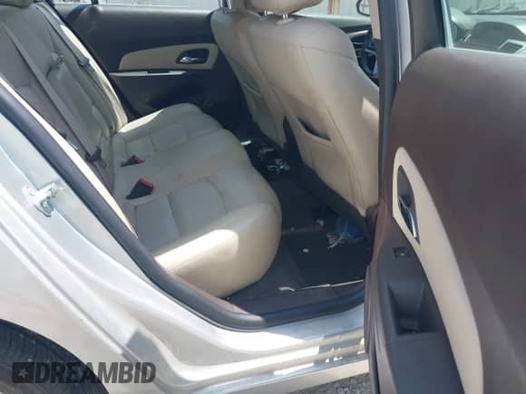 2015 Chevrolet Cruze LT z VIN 1G1PE5SB4F7127841, wystawiony jako IAAI lot #42944435 z przebiegiem 112 453 mil mil oraz . Historia ofert i sprzedaży dostępna na DreamBid. Obrazek 8.