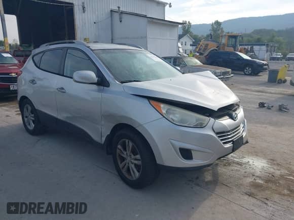 2010 Hyundai Tucson GLS с VIN KM8JUCAC1AU077176, выставлен на аукционе IAAI как лот 43237848 с пробегом Не указан миль и . История ставок и продаж доступна на DreamBid. Изображение 1.