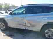 2025 Hyundai Tucson Blue with VIN KM8JBDD15SU295631, listed as a IAAI auction lot 43092141 with 7,058 mi miles and . Bid and sale history available at DreamBid. Image 6.