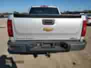 2013 Chevrolet Silverado 1500 LT z VIN 1GCRCSE06DZ106537, wystawiony jako Copart lot #86861125 z przebiegiem 118 938 mil mil oraz Szkoda całkowita • Salvage title. Historia ofert i sprzedaży dostępna na DreamBid. Obrazek 6.