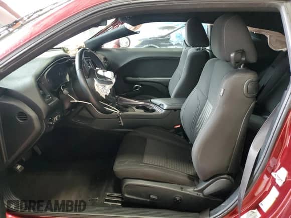 2017 Dodge Challenger SXT Plus с VIN 2C3CDZAG9HH592303, выставлен на аукционе Copart как лот 58363845 с пробегом 52 133 миль миль и Списание • Salvage title. История ставок и продаж доступна на DreamBid. Изображение 7.