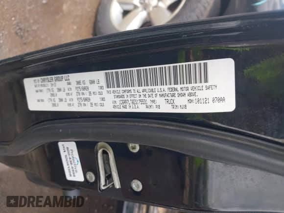 2014 Ram 1500 Big Horn z VIN 1C6RR7LT6ES175531, wystawiony jako IAAI lot #42156665 z przebiegiem 204 364 mil mil oraz . Historia ofert i sprzedaży dostępna na DreamBid. Obrazek 9.