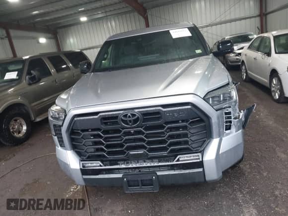 2025 Toyota Tundra Limited with VIN 5TFWA5EC6SX038558, listed as a IAAI auction lot 42010551 with 497 mi miles and . Bid and sale history available at DreamBid. Image 13.