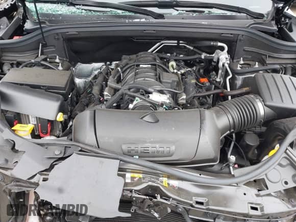 2025 Dodge Durango R/T Plus with VIN 1C4SDJCT6SC503445, listed as a IAAI auction lot 42428235 with 7,142 mi miles and . Bid and sale history available at DreamBid. Image 10.