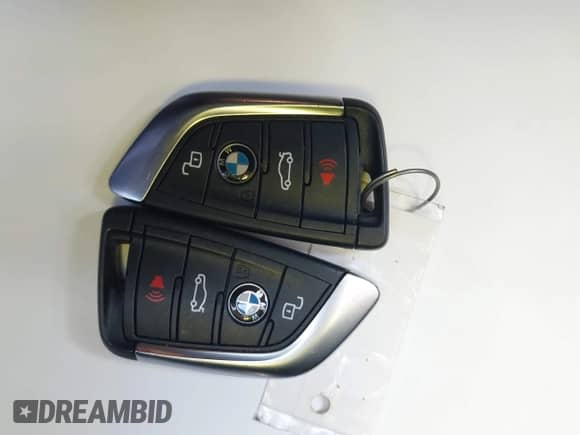 2021 BMW 3 Series 330e xDrive с VIN 3MW5P9J08M8B52752, выставлен на аукционе IAAI как лот 42664424 с пробегом 44 720 миль миль и . История ставок и продаж доступна на DreamBid. Изображение 11.