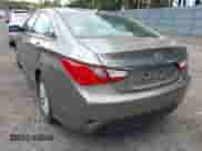 2014 Hyundai Sonata GLS z VIN 5NPEB4AC6EH840424, wystawiony jako IAAI lot #43434737 z przebiegiem 138 849 mil mil oraz . Historia ofert i sprzedaży dostępna na DreamBid. Obrazek 3.