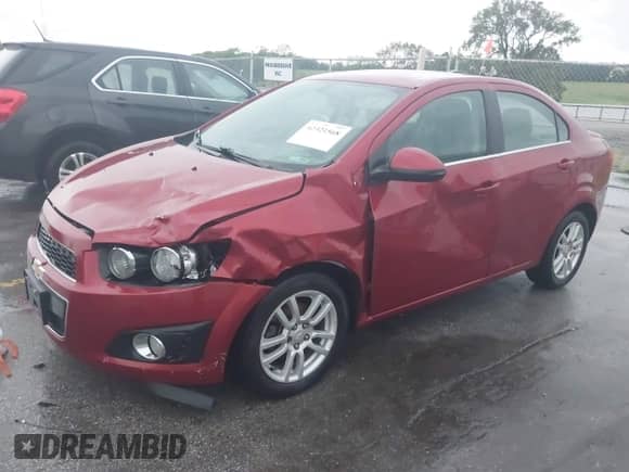 2015 Chevrolet Sonic LT с VIN 1G1JC5SH8F4220010, выставлен на аукционе IAAI как лот 42921568 с пробегом 53 806 миль миль и . История ставок и продаж доступна на DreamBid. Изображение 2.