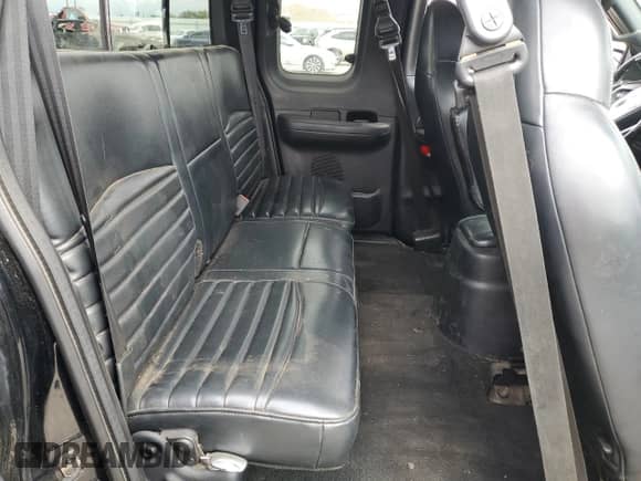 2000 Ford F-150 XL z VIN 2FTRX07L1YCB10191, wystawiony jako Copart lot #86184045 z przebiegiem Nie podano mil oraz Szkoda całkowita • Salvage title. Historia ofert i sprzedaży dostępna na DreamBid. Obrazek 10.