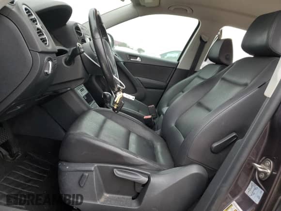 2016 Volkswagen Tiguan S с VIN WVGAV7AX3GW536745, выставлен на аукционе Copart как лот 80681695 с пробегом 134 728 миль миль и Чистый • Clean title. История ставок и продаж доступна на DreamBid. Изображение 7.