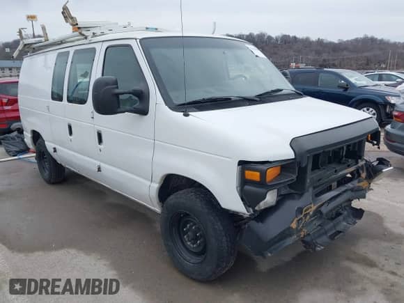 2009 Ford Econoline Cargo Commercial z VIN 1FTNE14W49DA93428, wystawiony jako IAAI lot #41641859 z przebiegiem 220 630 mil mil oraz . Historia ofert i sprzedaży dostępna na DreamBid. Obrazek 1.