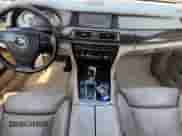 2009 BMW 7 Series 750Li с VIN WBAKB83589CY61637, выставлен на аукционе Copart как лот 70282265 с пробегом 120 594 миль миль и Чистый • Clean title. История ставок и продаж доступна на DreamBid. Изображение 8.