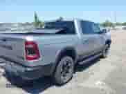 2019 Ram 1500 Rebel z VIN 1C6SRFLT8KN797618, wystawiony jako IAAI lot #42556663 z przebiegiem 92 606 mil mil oraz . Historia ofert i sprzedaży dostępna na DreamBid. Obrazek 4.