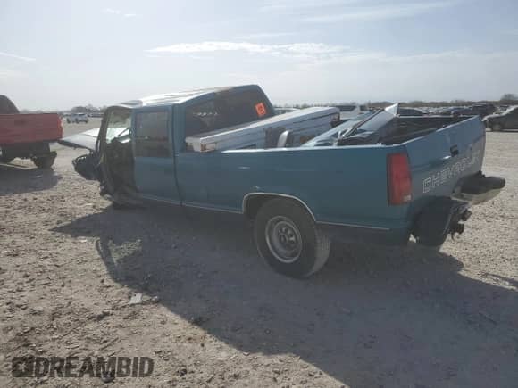 1998 Chevrolet Silverado 3500 с VIN 1GCGC33R3WF028141, выставлен на аукционе Copart как лот 48047885 с пробегом 354 429 миль миль и На запчасти • Non repairable. История ставок и продаж доступна на DreamBid. Изображение 2.
