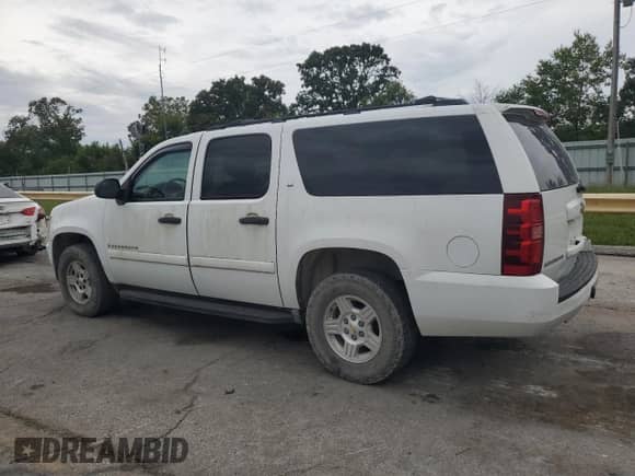 2008 Chevrolet Suburban 3LT с VIN 1GNFC16J98J220502, выставлен на аукционе Copart как лот 70514685 с пробегом 195 528 миль миль и Списание • Salvage title. История ставок и продаж доступна на DreamBid. Изображение 2.