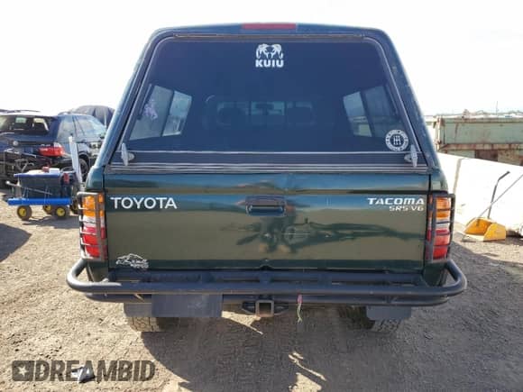 2000 Toyota Tacoma с VIN 4TAWN72N6YZ622408, выставлен на аукционе Copart как лот 81862725 с пробегом 275 084 миль миль и Списание • Salvage title. История ставок и продаж доступна на DreamBid. Изображение 6.