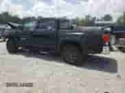 2023 Toyota Tacoma SR5 z VIN 3TMAZ5CN9PM213146, wystawiony jako Copart lot #64479895 z przebiegiem 28 057 mil mil oraz Szkoda całkowita • Salvage title. Historia ofert i sprzedaży dostępna na DreamBid. Obrazek 2.
