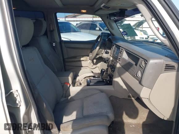 2007 Jeep Commander Sport с VIN 1J8HH48K47C699904, выставлен на аукционе IAAI как лот 42509665 с пробегом 198 539 миль миль и . История ставок и продаж доступна на DreamBid. Изображение 5.