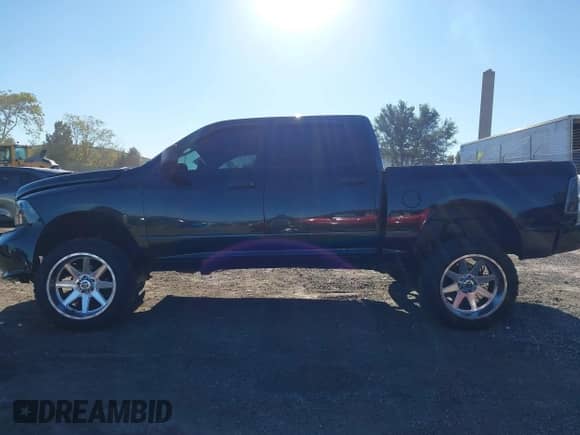 2016 Ram 1500 Express with VIN 3C6RR7KT7GG127581, listed as a IAAI auction lot 43469859 with 111,440 mi miles and . Bid and sale history available at DreamBid. Image 14.