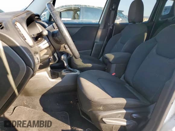 2017 Jeep Renegade Latitude с VIN ZACCJABB3HPE94245, выставлен на аукционе Copart как лот 85098705 с пробегом Не указан миль и Списание • Salvage title. История ставок и продаж доступна на DreamBid. Изображение 7.