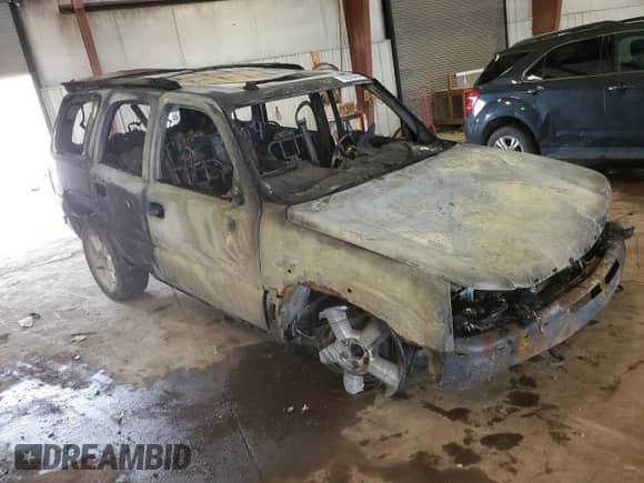 2004 Cadillac Escalade with VIN 1GYEK63N34R153140, listed as a Copart auction lot 62280405 with Not provided miles and Non repairable. Bid and sale history available at DreamBid. Image 4.