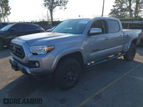 2020 Toyota Tacoma SR5 с VIN 3TMBZ5DN5LM025818, выставлен на аукционе IAAI как лот 41448780 с пробегом 38 136 миль миль и . История ставок и продаж доступна на DreamBid. Изображение 17.