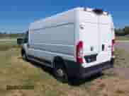 2023 Ram ProMaster Cargo z VIN 3C6LRVDGXPE563721, wystawiony jako IAAI lot #43155985 z przebiegiem 92 555 mil mil oraz . Historia ofert i sprzedaży dostępna na DreamBid. Obrazek 3.