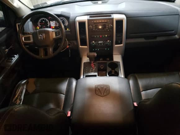 2009 Dodge 1500 ST с VIN 1D3HB18T89S780694, выставлен на аукционе Copart как лот 82436214 с пробегом 152 727 миль миль и Списание • Salvage title. История ставок и продаж доступна на DreamBid. Изображение 8.