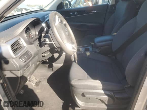2019 Kia Sorento LX with VIN 5XYPGDA34KG465758, listed as a Copart auction lot 85674145 with 148,316 mi miles and Clean title. Bid and sale history available at DreamBid. Image 7.