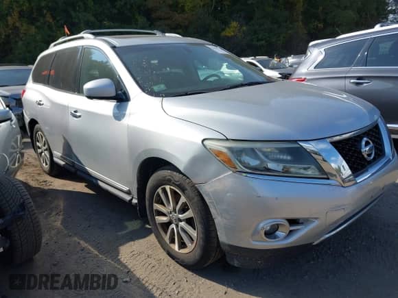 2013 Nissan Pathfinder S with VIN 5N1AR2MM5DC621009, listed as a IAAI auction lot 43295539 with 127,568 mi miles and . Bid and sale history available at DreamBid. Image 1.