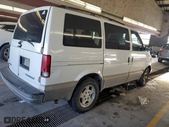 2004 Chevrolet Astro с VIN 1GNDM19X44B103760, выставлен на аукционе Copart как лот 45551785 с пробегом 194 936 миль миль и Списание • Salvage title. История ставок и продаж доступна на DreamBid. Изображение 3.