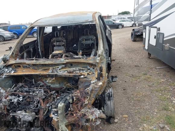 2025 Nissan Pathfinder S z VIN 5N1DR3AA9SC253315, wystawiony jako IAAI lot #42841475 z przebiegiem Nie podano mil oraz . Historia ofert i sprzedaży dostępna na DreamBid. Obrazek 13.