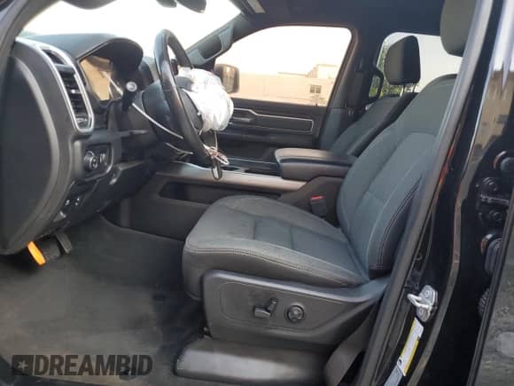 2020 Ram 1500 Big Horn z VIN 1C6RREFG2LN338139, wystawiony jako Copart lot #48244545 z przebiegiem 83 169 mil mil oraz Nie do naprawy • Non repairable. Historia ofert i sprzedaży dostępna na DreamBid. Obrazek 7.