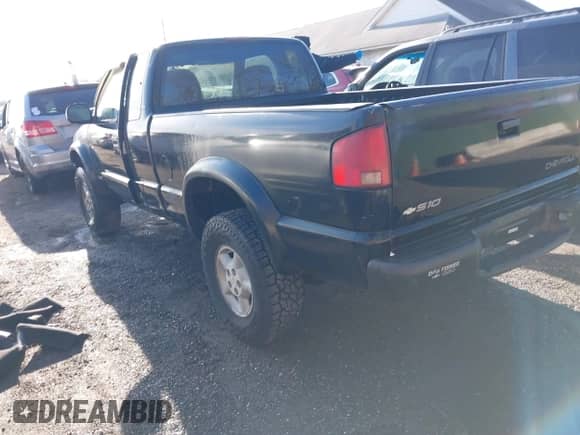 1998 Chevrolet S-10 LS with VIN 1GCCT19W6W8116587, listed as a IAAI auction lot 41536360 with 158,505 mi miles and . Bid and sale history available at DreamBid. Image 3.