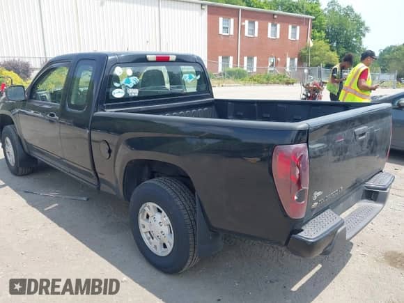 2008 Chevrolet Colorado z VIN 1GCDT299288231341, wystawiony jako IAAI lot #42573808 z przebiegiem 125 007 mil mil oraz . Historia ofert i sprzedaży dostępna na DreamBid. Obrazek 3.