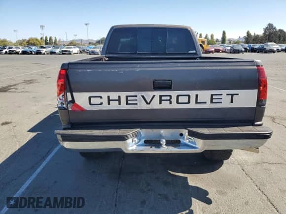 1992 Chevrolet Silverado 2500 с VIN 2GCFK29K9N1144470, выставлен на аукционе Copart как лот 71280305 с пробегом 157 852 миль миль и Списание • Salvage title. История ставок и продаж доступна на DreamBid. Изображение 6.