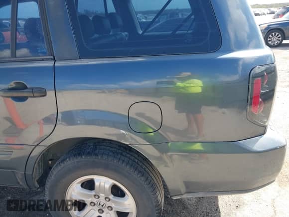 2006 Honda Pilot LX с VIN 5FNYF28186B041285, выставлен на аукционе IAAI как лот 43480356 с пробегом 221 601 миль миль и . История ставок и продаж доступна на DreamBid. Изображение 6.