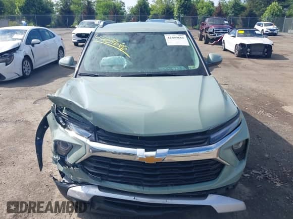 2025 Chevrolet TrailBlazer LT z VIN KL79MRSL2SB002022, wystawiony jako IAAI lot #42689666 z przebiegiem 9 429 mil mil oraz . Historia ofert i sprzedaży dostępna na DreamBid. Obrazek 12.