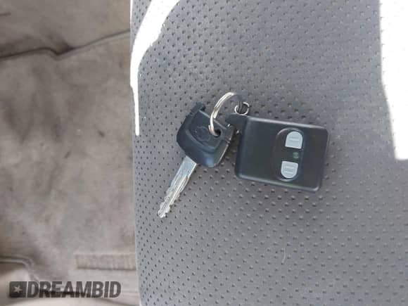 2001 Nissan Pathfinder SE z VIN JN8DR09YX1W578335, wystawiony jako IAAI lot #42171168 z przebiegiem 195 631 mil mil oraz . Historia ofert i sprzedaży dostępna na DreamBid. Obrazek 11.