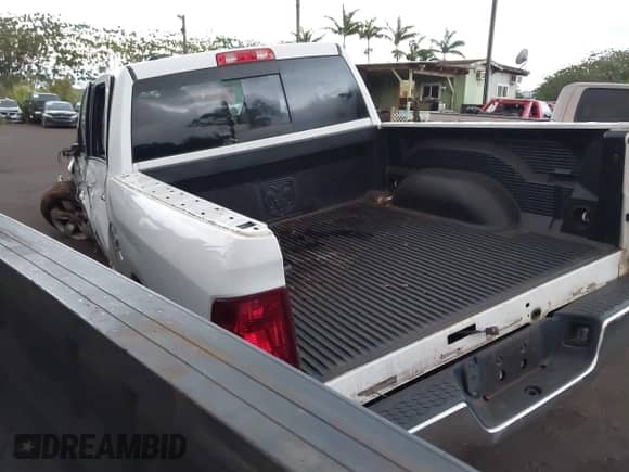 2019 Ram 1500 SLT with VIN 1C6RR7LT9KS696562, listed as a IAAI auction lot 42327369 with Not provided miles and . Bid and sale history available at DreamBid. Image 3.